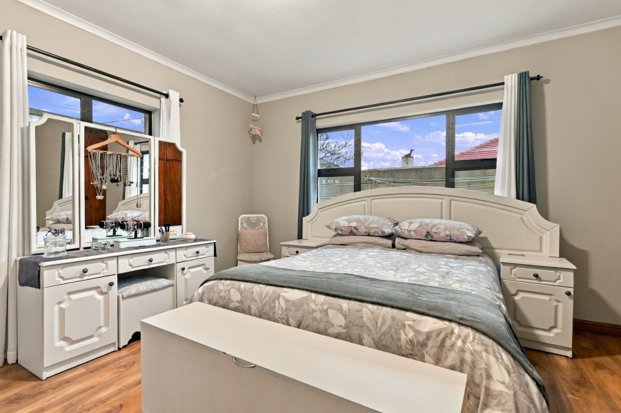 3 Bedroom Property for Sale in Plumstead Western Cape